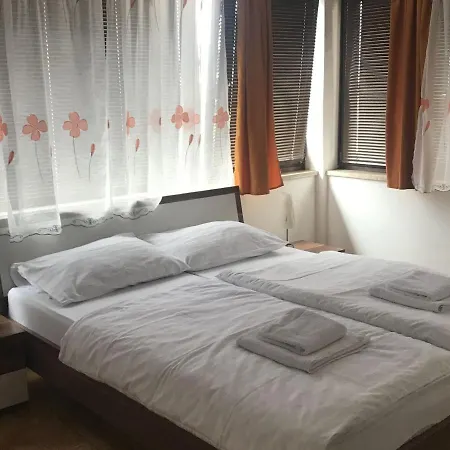 Homely In With Swimming Pool Apartment Porec