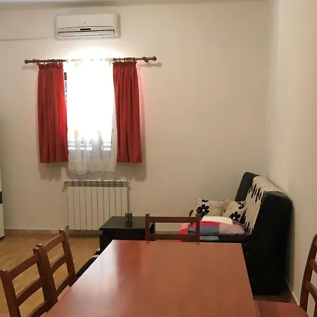Apartment Homely In With Swimming Pool *